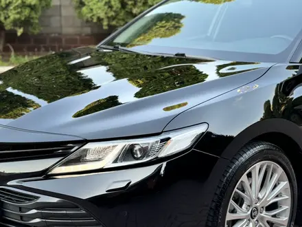 Toyota Camry 2019 года за 12 150 000 тг. в Алматы – фото 7