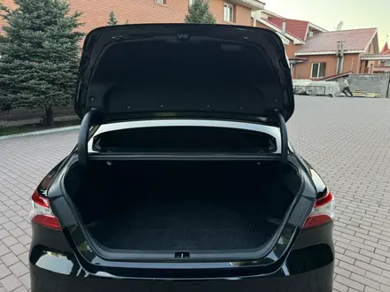 Toyota Camry 2019 года за 12 150 000 тг. в Алматы – фото 72