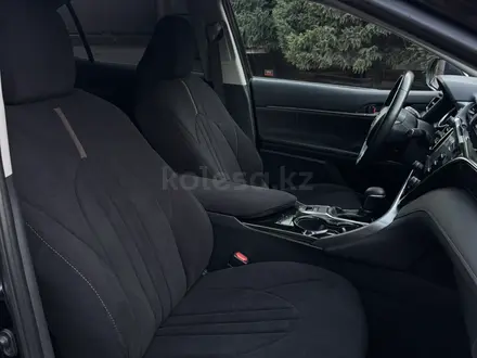 Toyota Camry 2019 года за 12 150 000 тг. в Алматы – фото 74