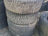 Шины BRIDGESTONE 185/60 R15 зима за 25 000 тг. в Усть-Каменогорск