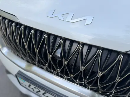 Kia Carnival 2022 года за 20 000 000 тг. в Алматы – фото 13