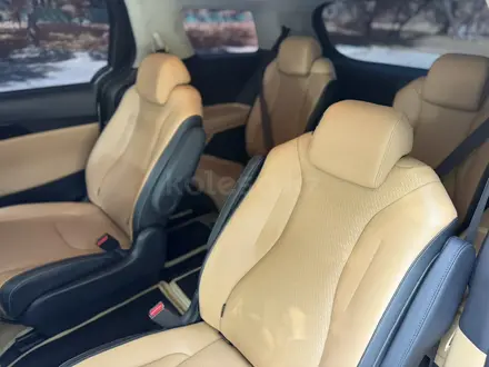 Kia Carnival 2022 года за 20 000 000 тг. в Алматы – фото 24