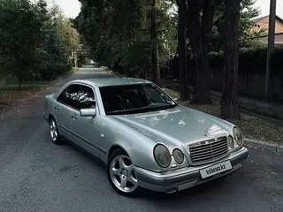Mercedes-Benz E 320