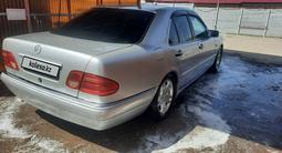 Mercedes-Benz E 230 1997 года за 2 300 000 тг. в Алматы – фото 3