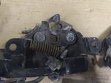 Замок капота Toyota за 10 000 тг. в Астана