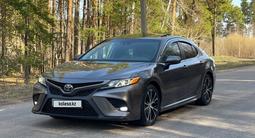 Toyota Camry 2018 года за 12 200 000 тг. в Астана – фото 2