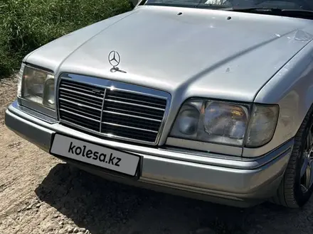 Mercedes-Benz E 200 1994 года за 2 500 000 тг. в Алматы – фото 3