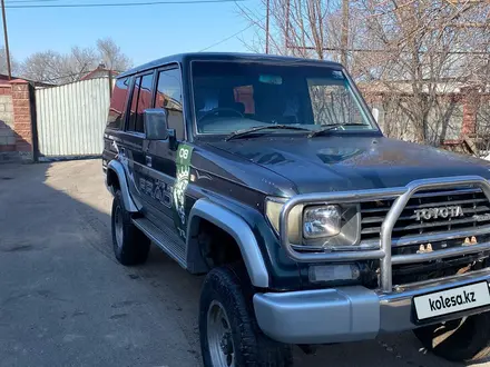 Toyota Land Cruiser Prado 1993 года за 3 500 000 тг. в Алматы – фото 3