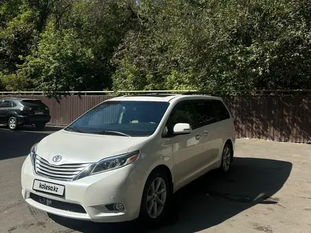Toyota Sienna 2016 года за 17 000 000 тг. в Алматы