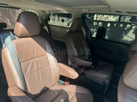Toyota Sienna 2016 года за 17 000 000 тг. в Алматы – фото 16