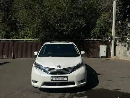 Toyota Sienna 2016 года за 17 000 000 тг. в Алматы – фото 2