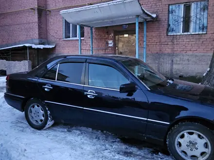 Mercedes-Benz C 220 1995 года за 1 800 000 тг. в Талдыкорган – фото 2