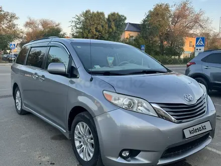 Toyota Sienna 2012 года за 12 000 000 тг. в Атырау – фото 4