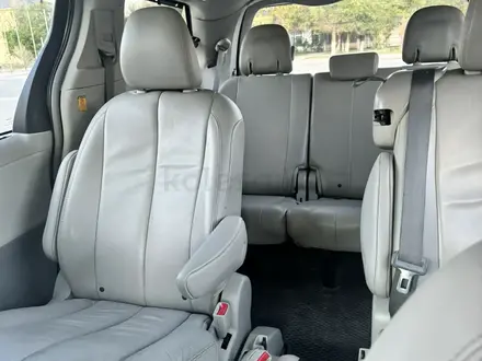 Toyota Sienna 2012 года за 12 000 000 тг. в Атырау – фото 15