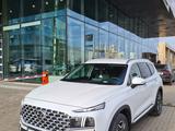 Hyundai Santa Fe 2021 года за 15 600 000 тг. в Астана