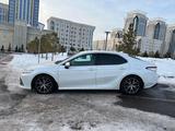 Toyota Camry 2021 годаүшін17 200 000 тг. в Астана – фото 4