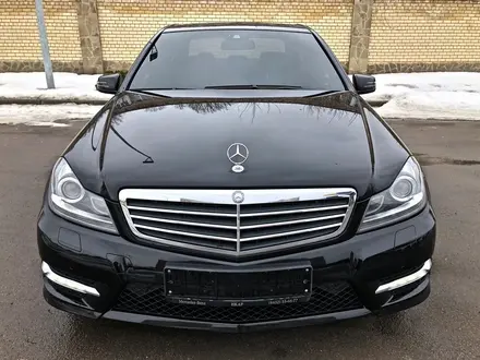Стекло фары Mercedes Benz W 203 C240 рифленое за 17 000 тг. в Алматы – фото 15
