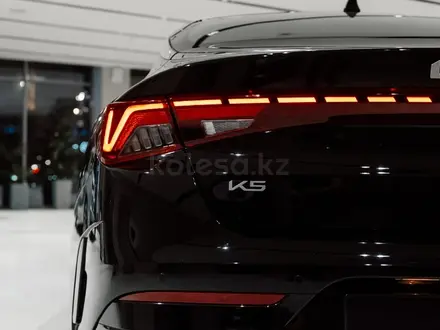 Kia K5 Prestige 2026 года за 15 490 000 тг. в Алматы – фото 24