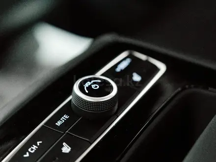 Kia K5 Prestige 2026 года за 15 490 000 тг. в Алматы – фото 42