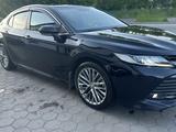 Toyota Camry 2021 года за 13 000 000 тг. в Караганда – фото 2