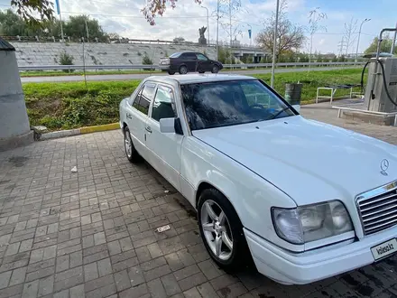 Mercedes-Benz E 280 1994 года за 2 400 000 тг. в Тараз – фото 6