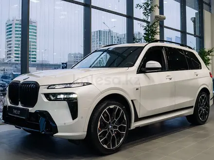 BMW X7 XDrive 40i 2024 года за 75 161 824 тг. в Астана