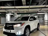 Toyota Highlander 2014 годаfor18 000 000 тг. в Астана