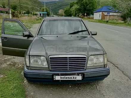 Mercedes-Benz E 200 1994 года за 1 500 000 тг. в Алтай – фото 2