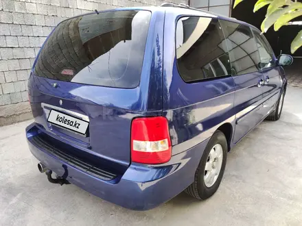 Kia Carnival 2004 года за 2 300 000 тг. в Шымкент – фото 4