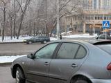 SEAT Leon 2002 года за 3 500 000 тг. в Алматы – фото 5