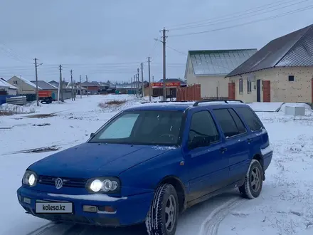 Volkswagen Golf 1997 года за 1 200 000 тг. в Актобе – фото 2