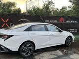 Hyundai Elantra 2024 годаfor8 700 000 тг. в Алматы – фото 4