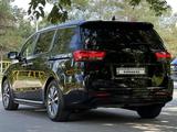 Kia Carnival 2016 года за 11 500 000 тг. в Костанай – фото 3