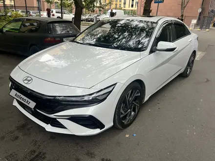 Hyundai Elantra 2023 года за 7 900 000 тг. в Алматы