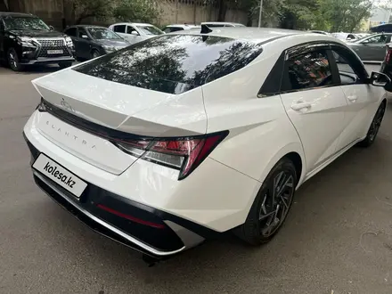 Hyundai Elantra 2023 года за 7 900 000 тг. в Алматы – фото 5