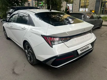 Hyundai Elantra 2023 года за 7 900 000 тг. в Алматы – фото 6