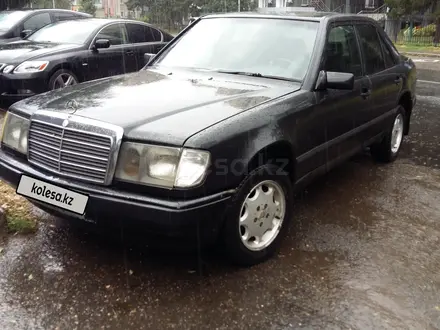 Mercedes-Benz E 200 1988 года за 1 500 000 тг. в Усть-Каменогорск – фото 15