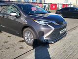 Toyota Sienna 2022 годаүшін26 352 000 тг. в Актобе – фото 2