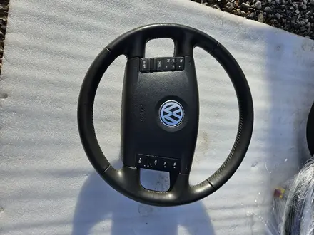 Руль с подушкой на Volkswagen Touareg за 65 000 тг. в Шымкент