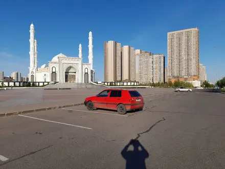 Volkswagen Golf 1994 года за 1 350 000 тг. в Астана – фото 3