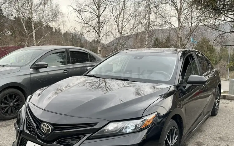 Toyota Camry 2020 года за 11 000 000 тг. в Астана