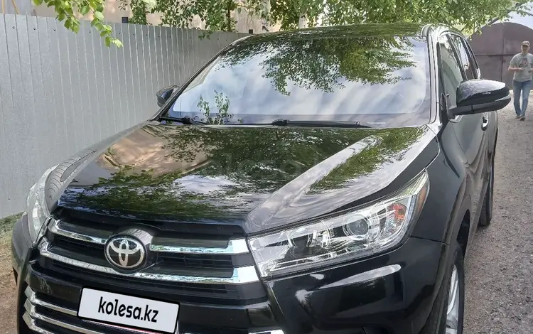 Toyota Highlander 2015 года за 11 800 000 тг. в Уральск