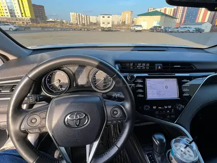 Toyota Camry 2020 года за 14 500 000 тг. в Астана – фото 9