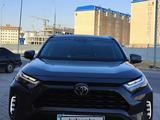 Toyota RAV4 2022 года за 16 200 000 тг. в Актау