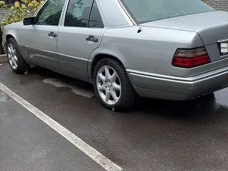 Mercedes-Benz E 280