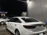 Hyundai Sonata 2018 года за 7 200 000 тг. в Уральск – фото 3