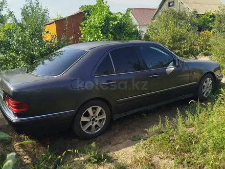 Mercedes-Benz E 280 1996 года за 3 000 000 тг. в Талдыкорган – фото 2