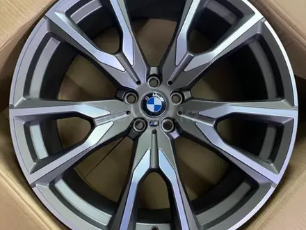Комплект колес R22 Оригинал зима на BMW X7 G07 Разно широкий спорт пакет за 450 000 тг. в Алматы – фото 4