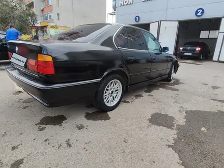 BMW 525 1991 года за 750 000 тг. в Актобе – фото 4