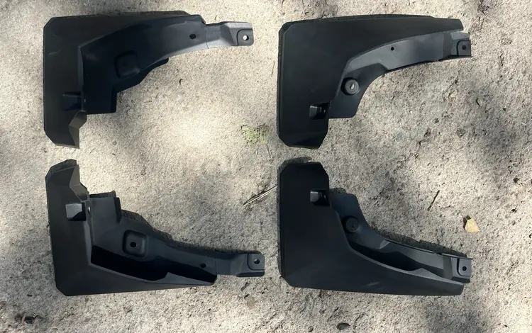 Брызговик Toyota RAV4 2020- за 18 000 тг. в Алматы